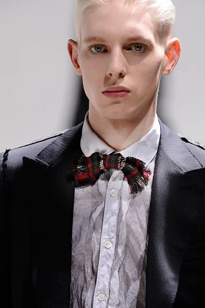 Look 99